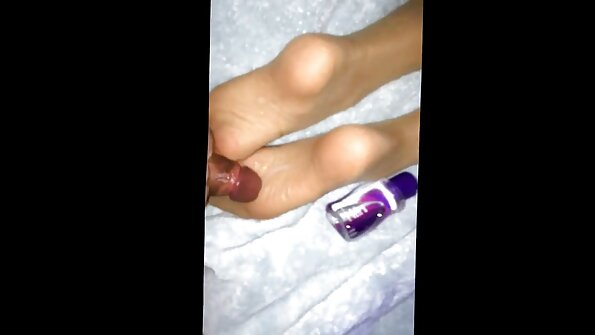 Hottie Mia Bangg Sərt bir zərbə vurur