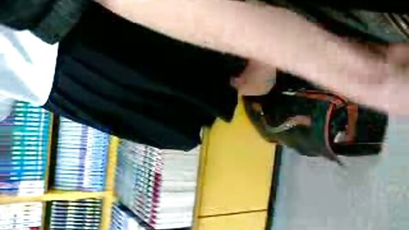 MİLF Megan, Kitty-ni döydü