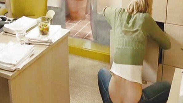 İki sevimli lezbiyan bir-birini qane edir